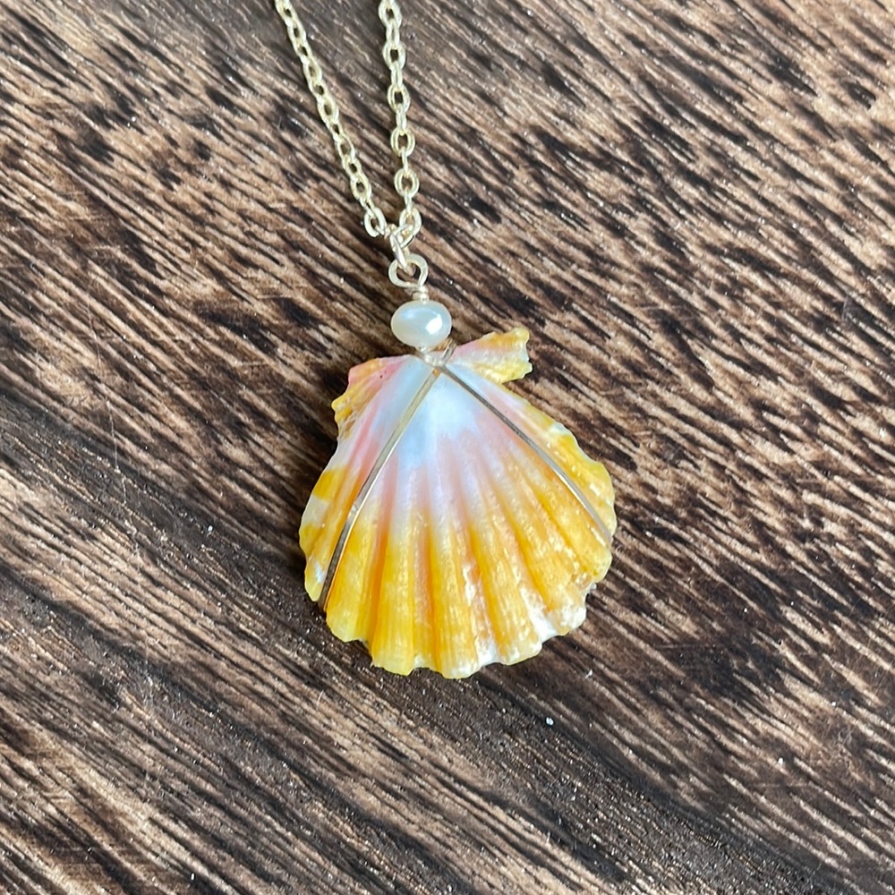 14K Gold Filled Hawaiian Sunrise Shell and Pearl Necklace